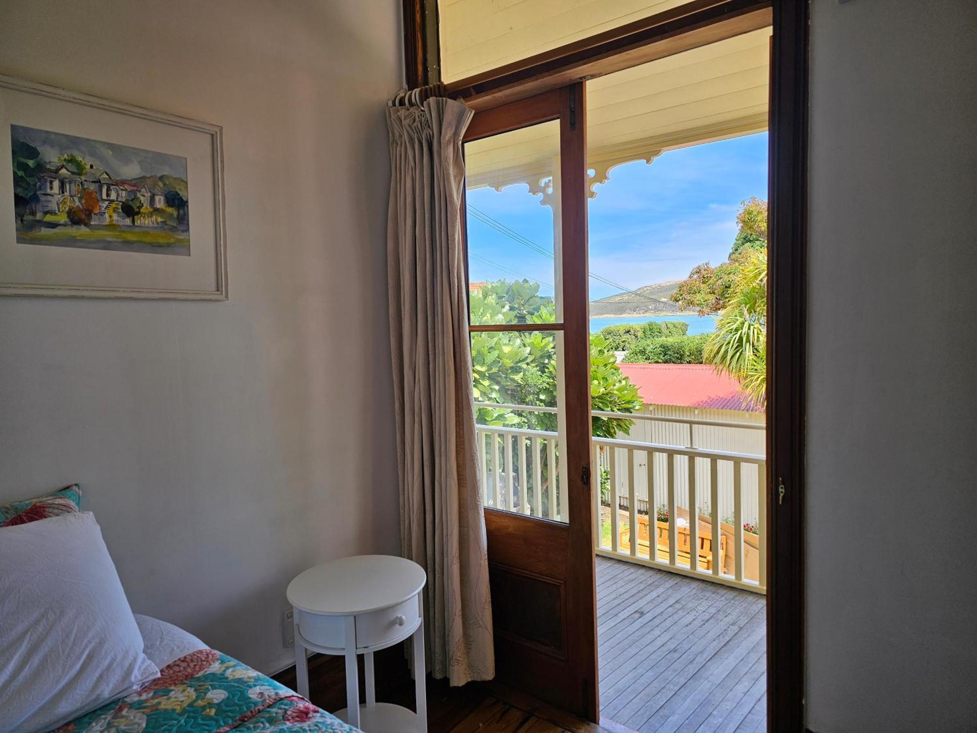 Brony'S Beachfront-Short And Long Term Stays Порируа Номер фото
